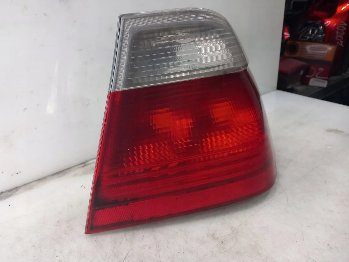 Luz trasera derecha BMW Serie 3 E46 8383822 image 3