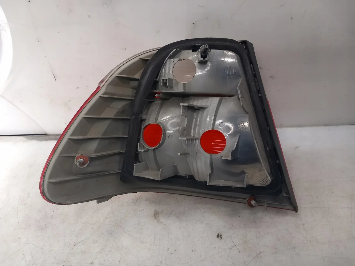Luz trasera derecha BMW Serie 3 E46 8383822 image 5
