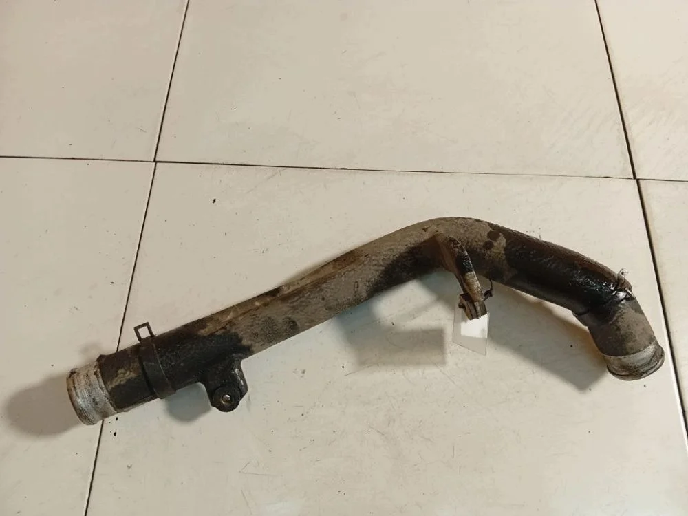 Kia Carens välijäähdyttimen letku EIS3126309