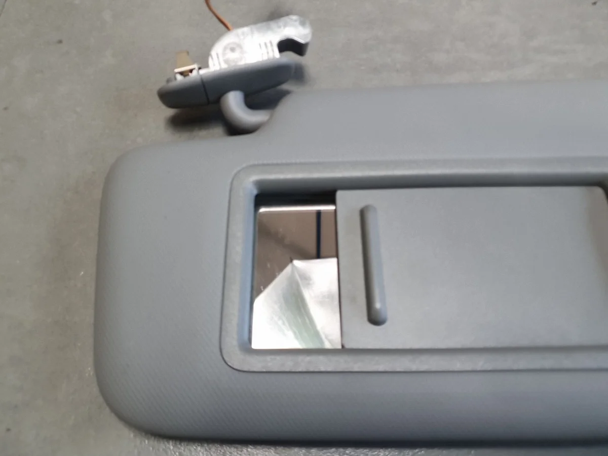 Aurinkosuoja Audi Q6 e-tron vasen 85H857551B
