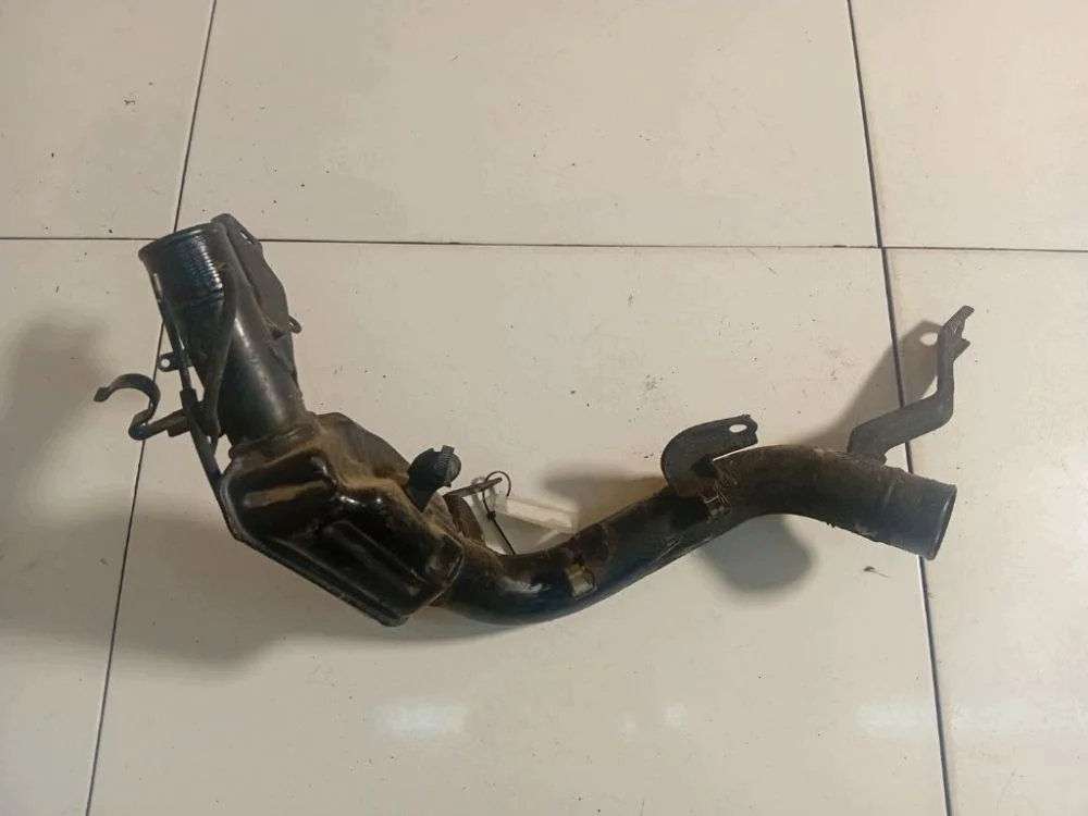 Intercoolerin letku Toyota Avensis EIS3126031