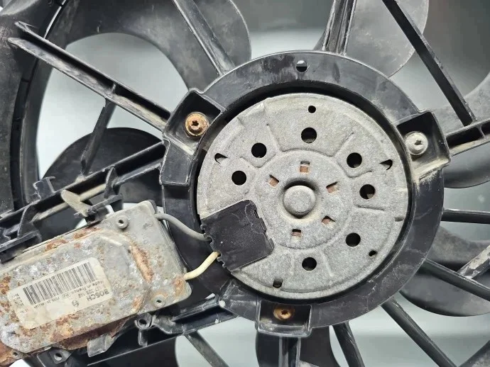 Ventilator Ford Focus 2 3M5H-8C608-RG 2004-2012 image 3