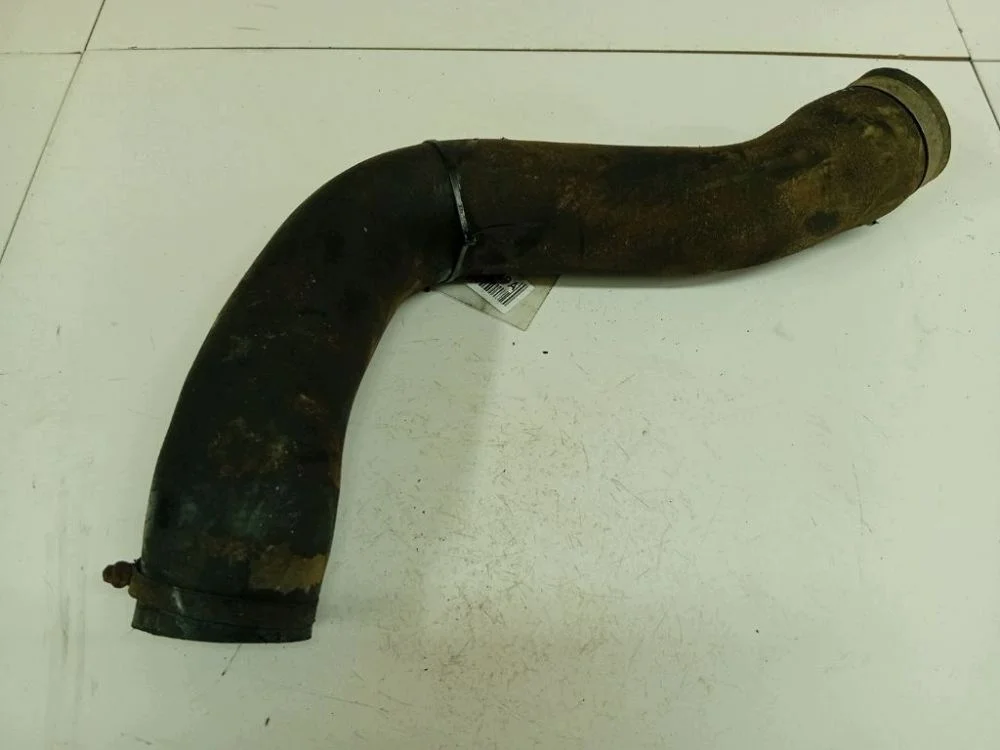 Toyota Avensis välijäähdyttimen letku EIS3125524
