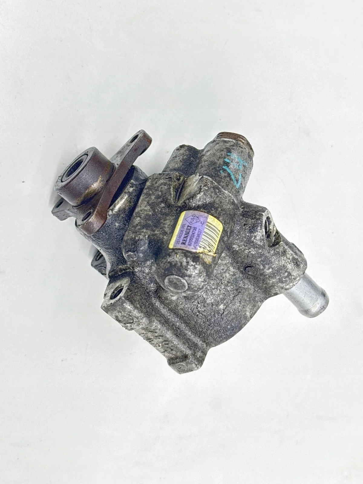 Ohjaustehostimen pumppu Renault Trafic 8200024738