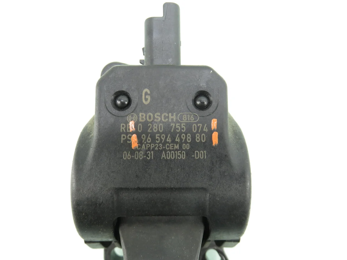 Kaasupolkimen potentiometri Peugeot 206 SW 1.4 HDi M1156183-9659449880