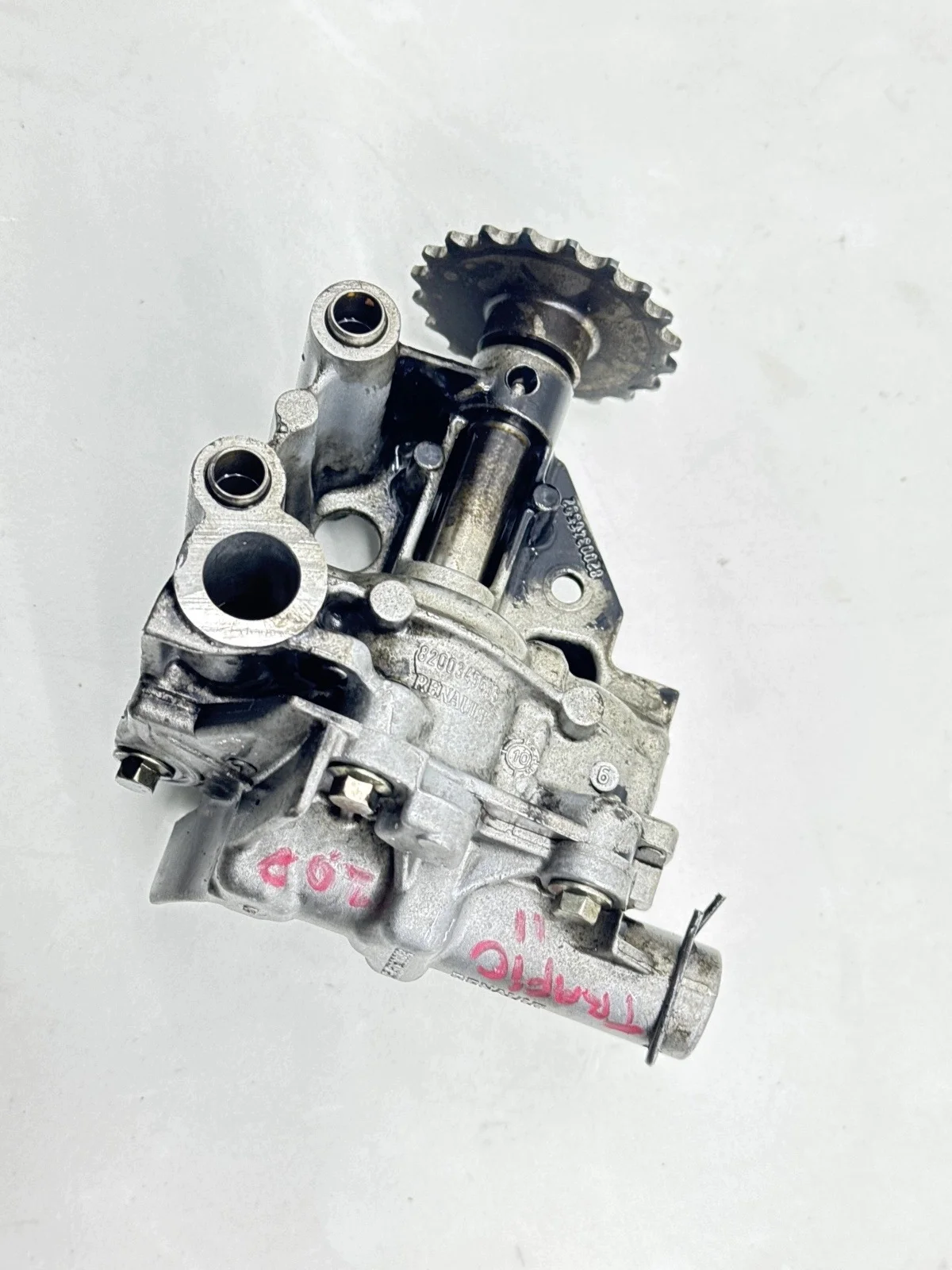 Bomba de aceite Renault Trafic II 8200345757