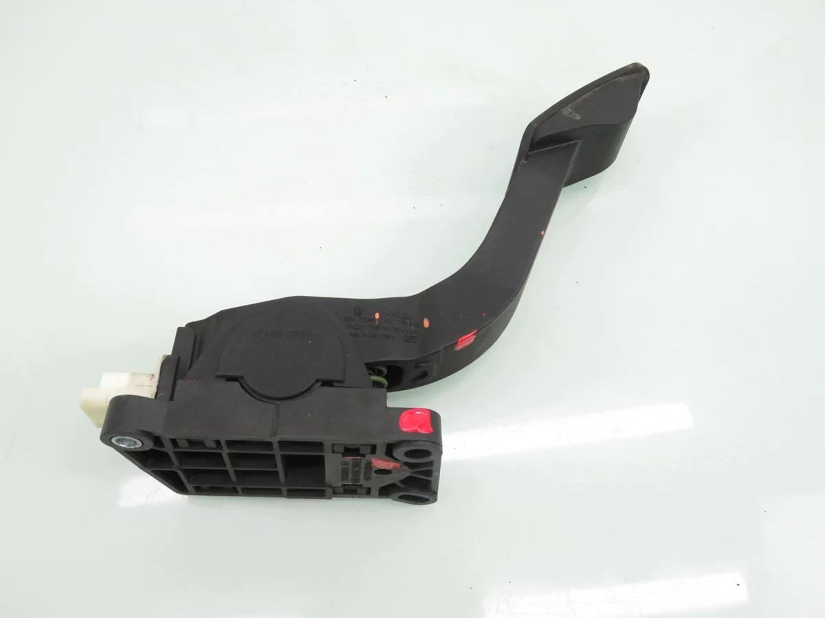 Potenziometro acceleratore Peugeot 107 1.4 HDi M1156126-F00C3E2429