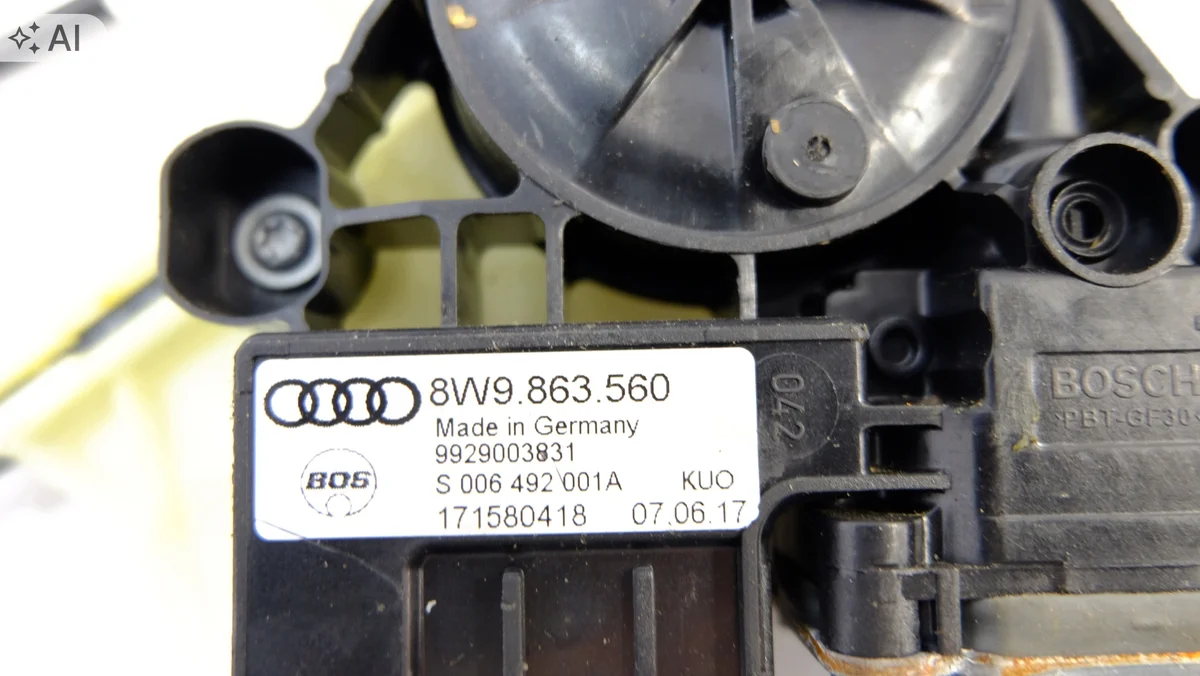 Audi A4 B9 Mécanisme volet coffre Avant 8W9863560 image 3
