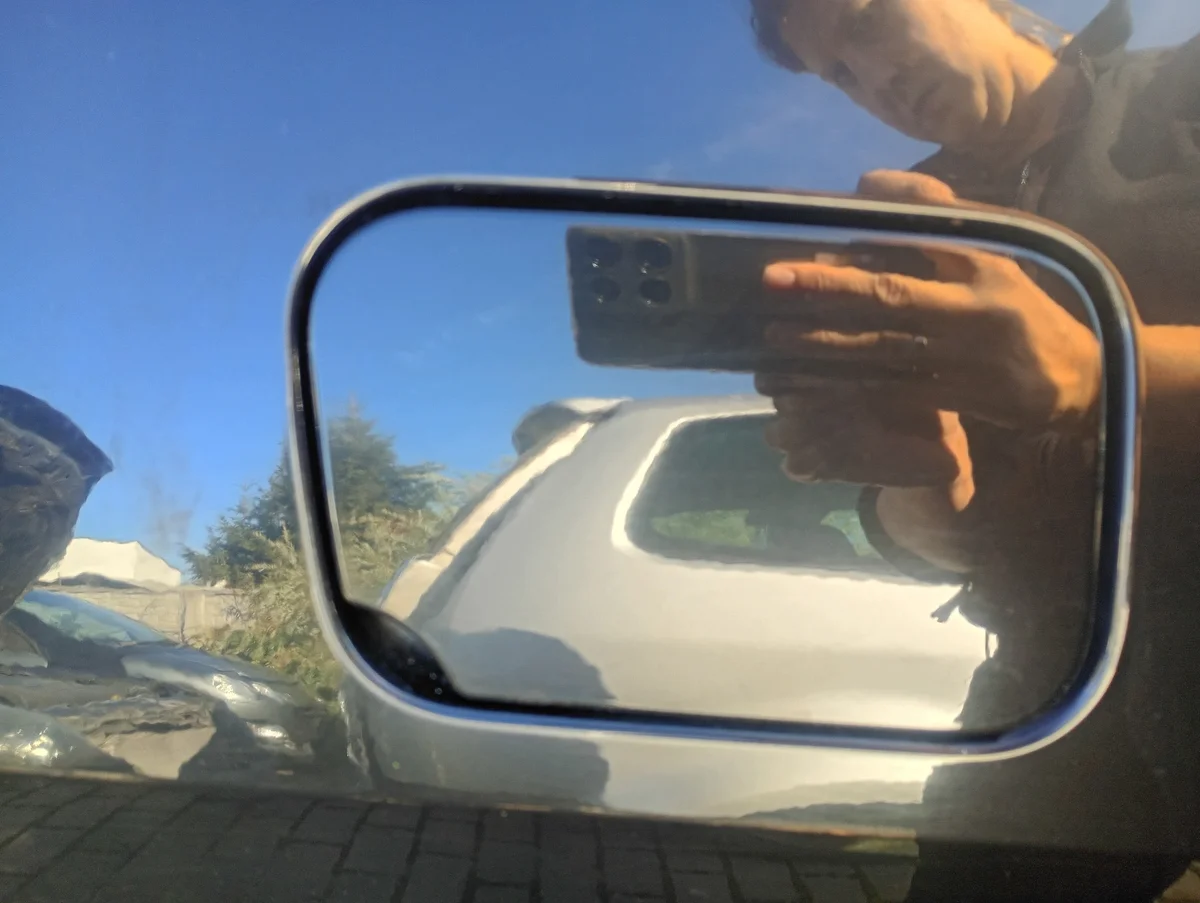 Peugeot 407 polttoainetankin luukku