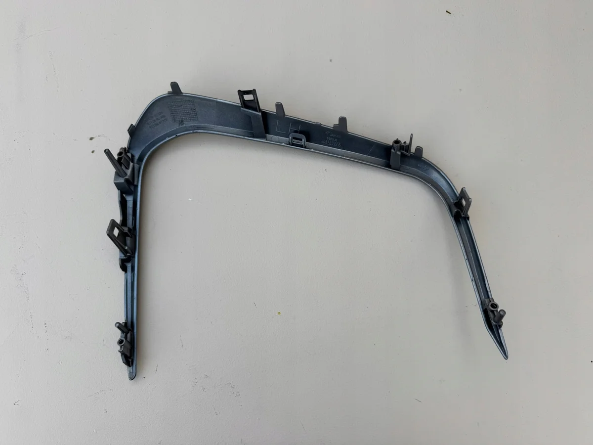 Friso do Para-choques Toyota Corolla E21 52126-02380 image 7