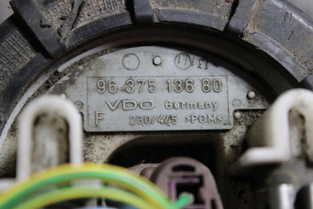 Pompe à carburant 9637513680 Citroen Saxo