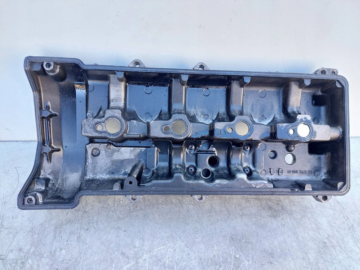 Mercedes-Benz venttiilikannen kansi 6110161305