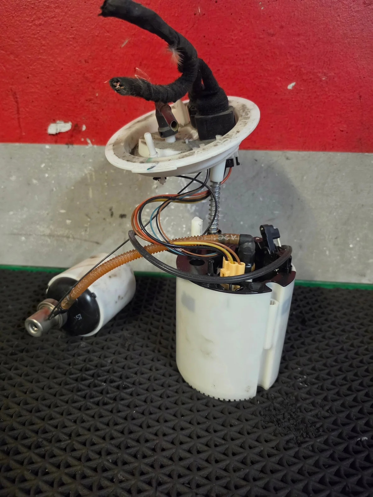 Bomba de combustible Audi A4 B8 A5 8T 2.0 TFSI 8K0919051AD170726135489
