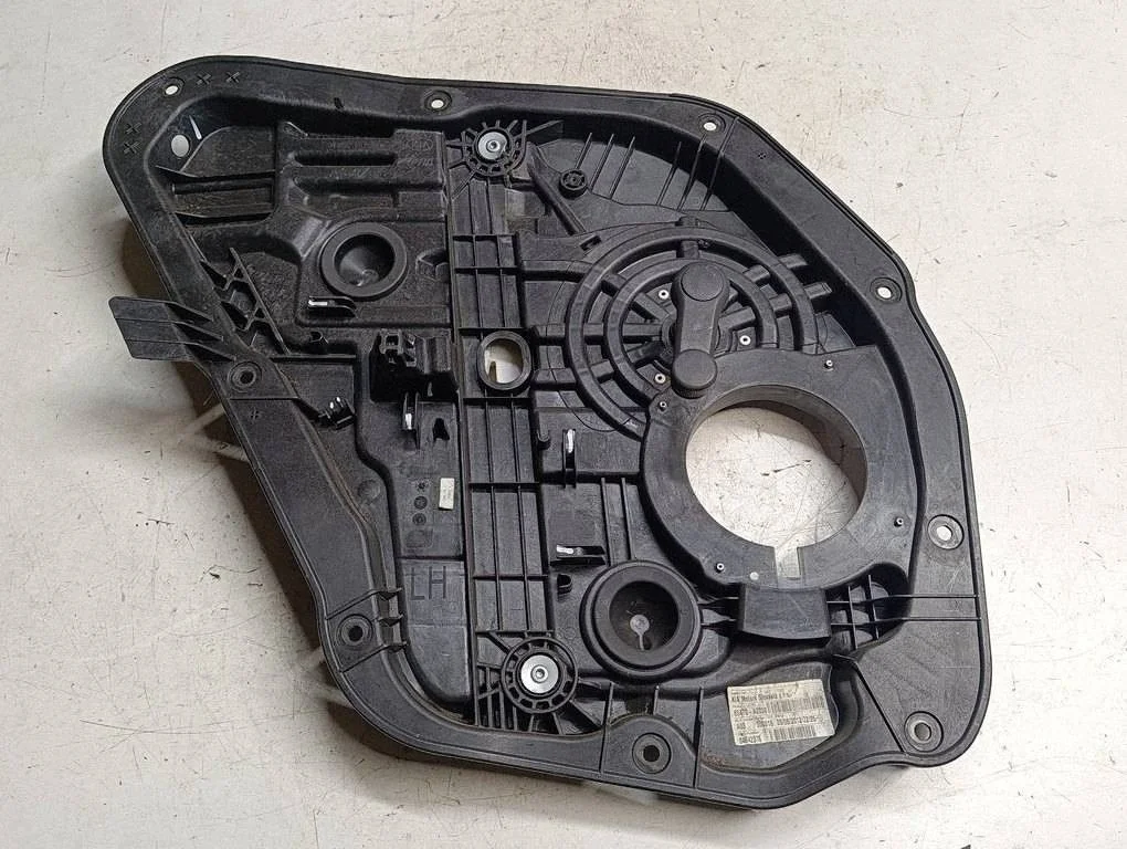 Fönsterhiss vänster bak Kia Ceed II 83470A20303A