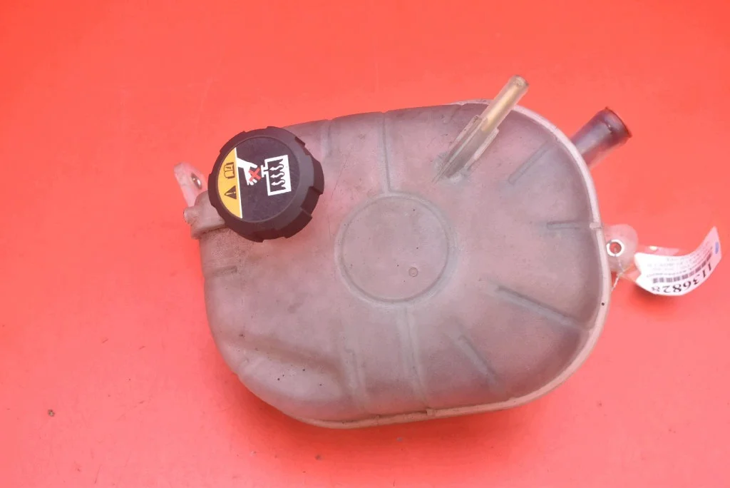 Kühlerfrostschutzbehälter Hyundai i30 III PD 25430-F2400