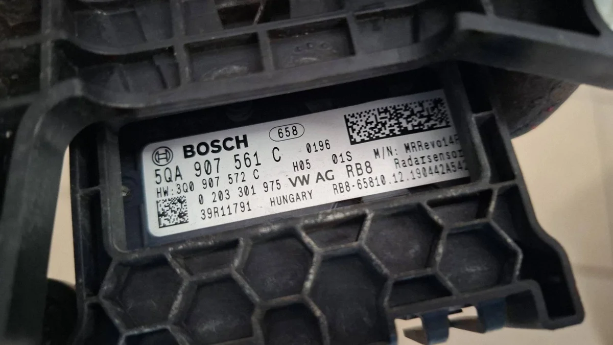 Volkswagen Touran III Tempomat Radar 5QA907561C image 4