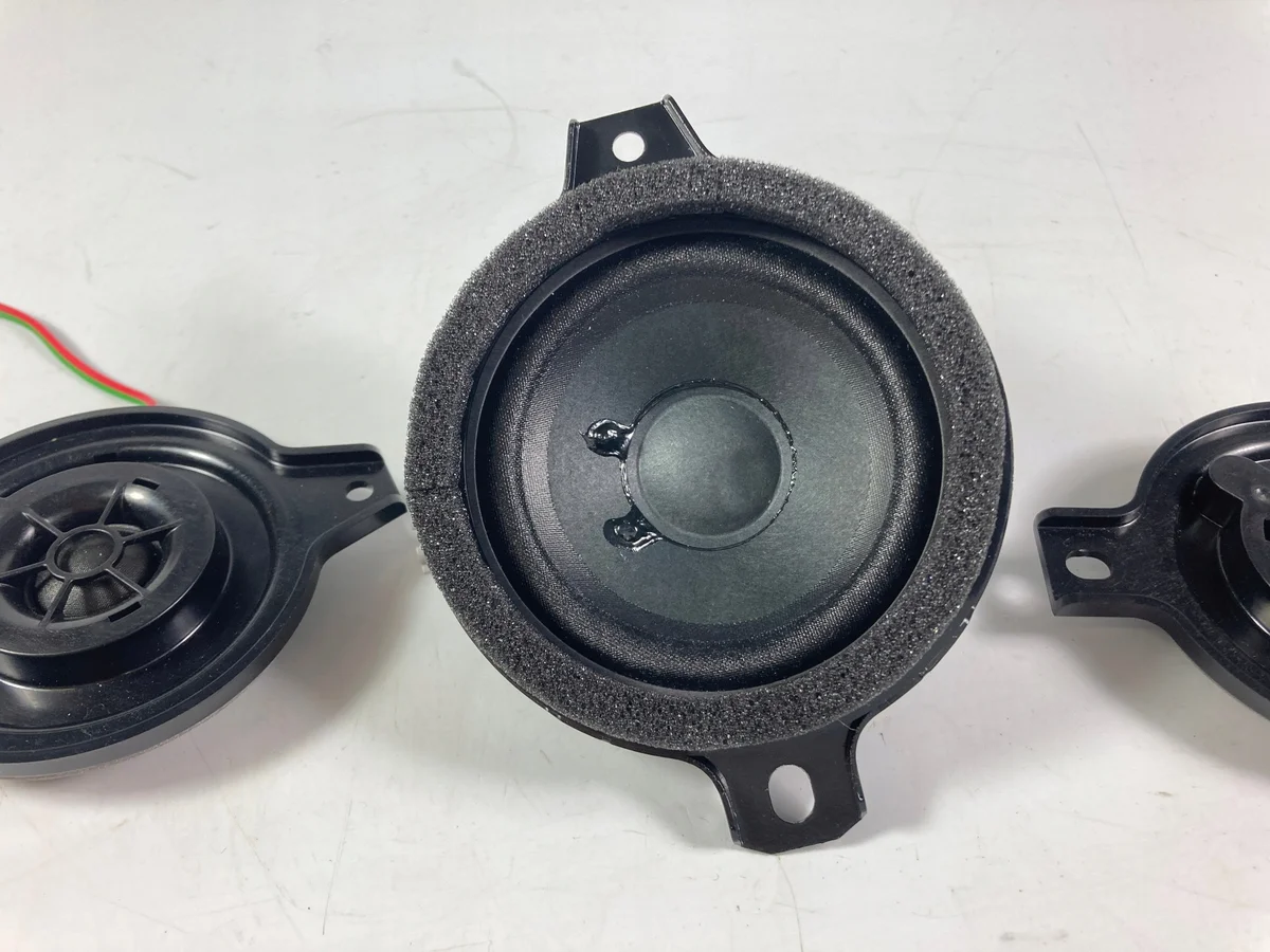 Altavoz Central Chevrolet Corvette C8 86779190 image 3