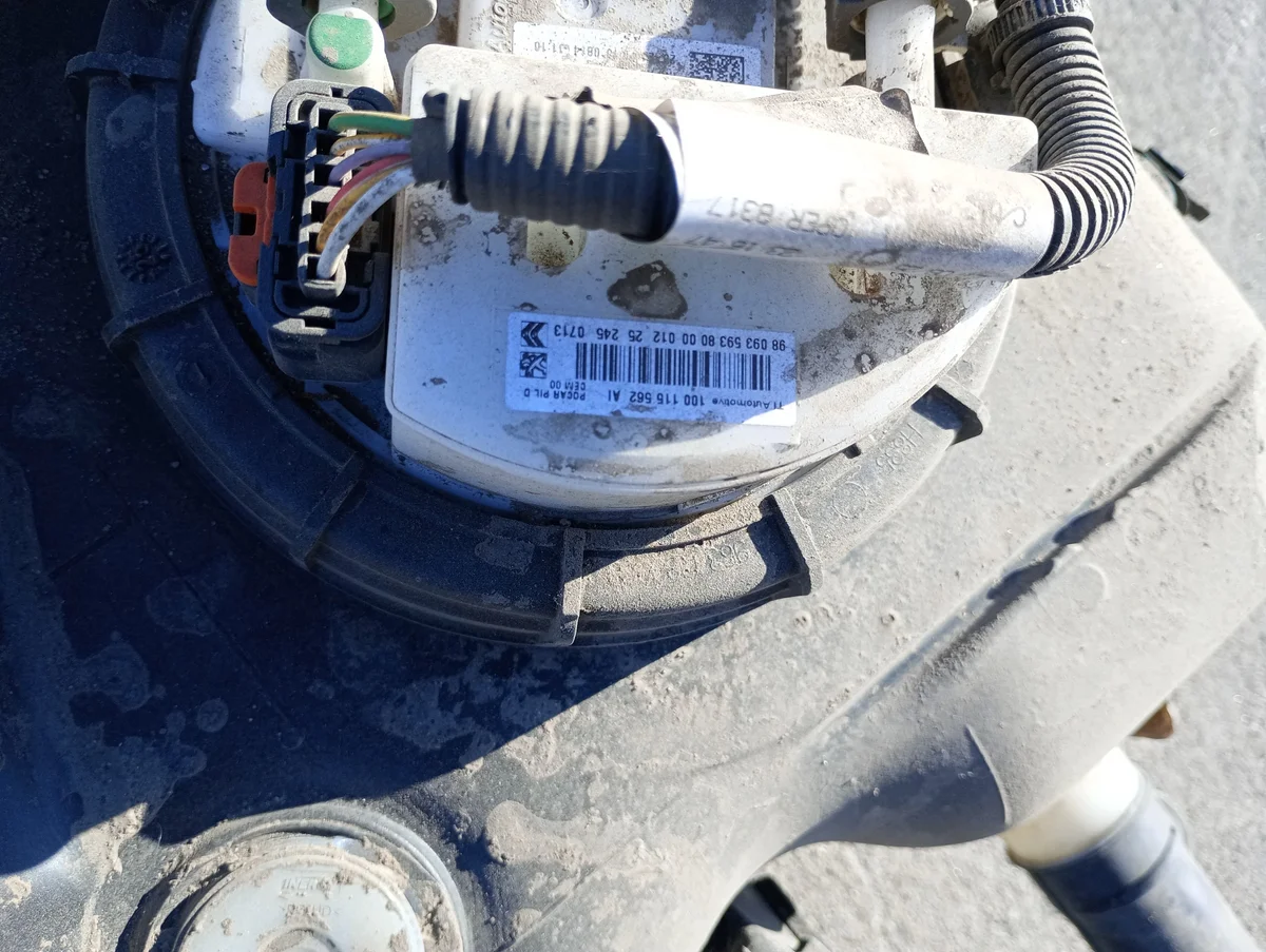 Polttoainepumppu Citroen Berlingo 1.5 9809359380