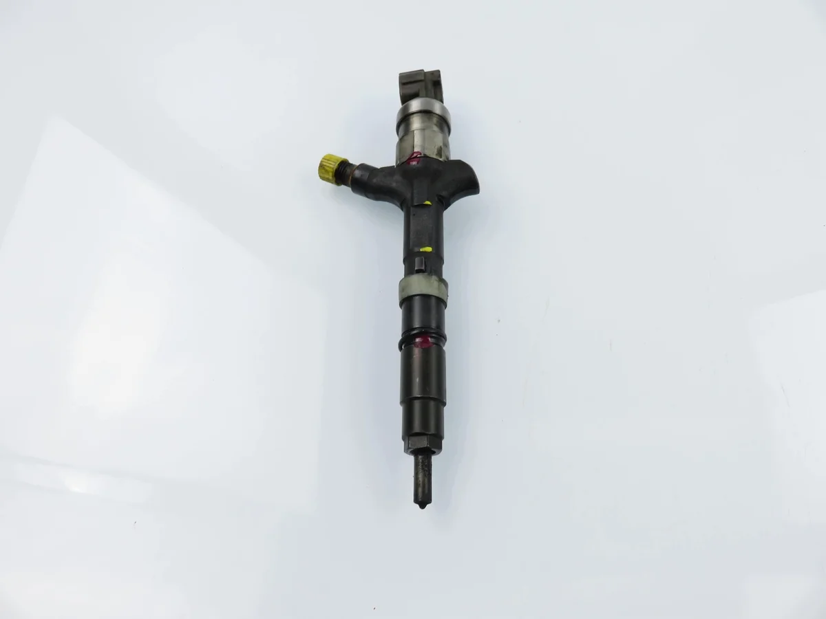 Injecteur Toyota Corolla Verso 2.0 D-4D M1157802-2367027020