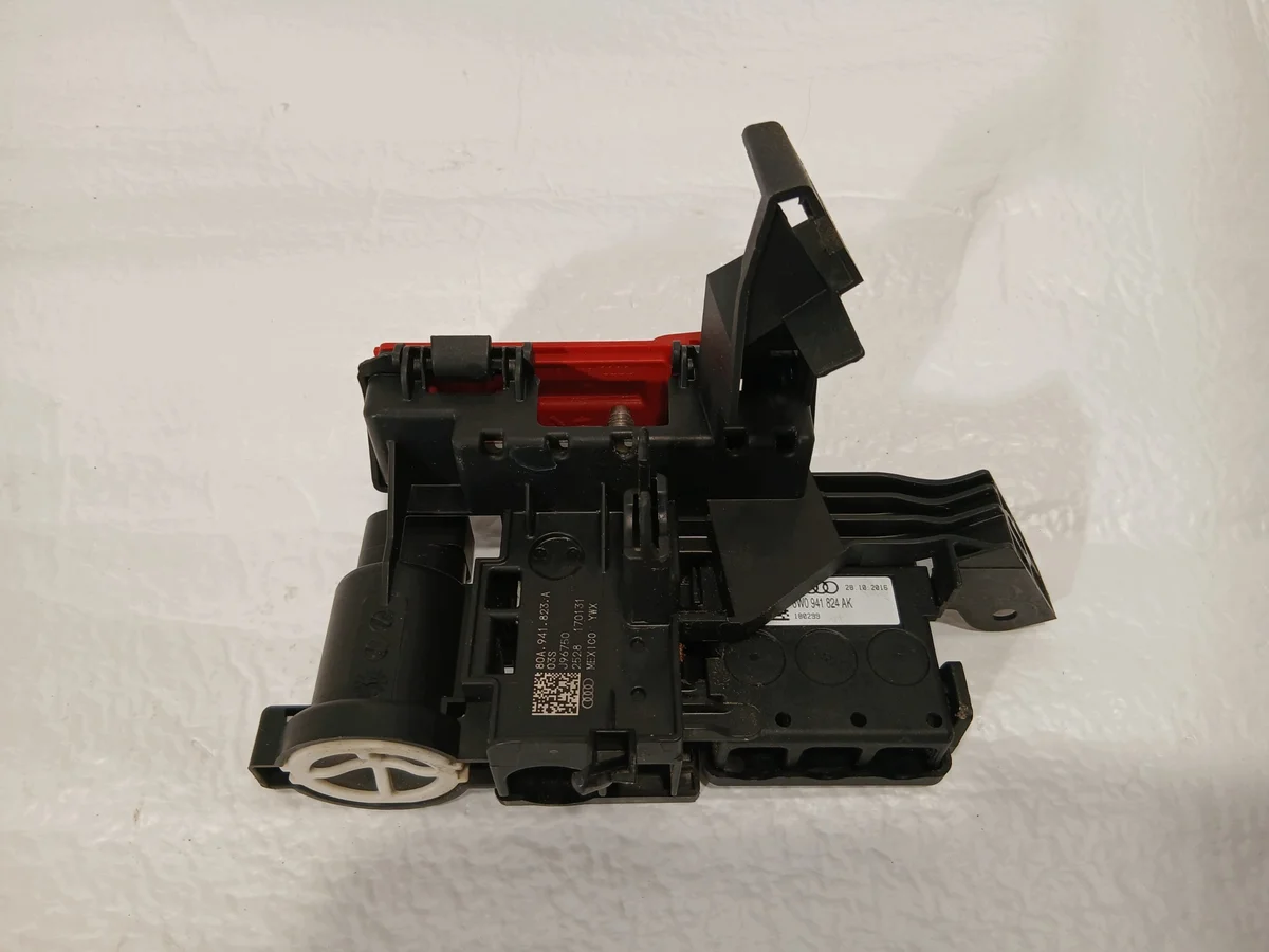 Audi Q5 80A Power Distribution Module 80A941823A