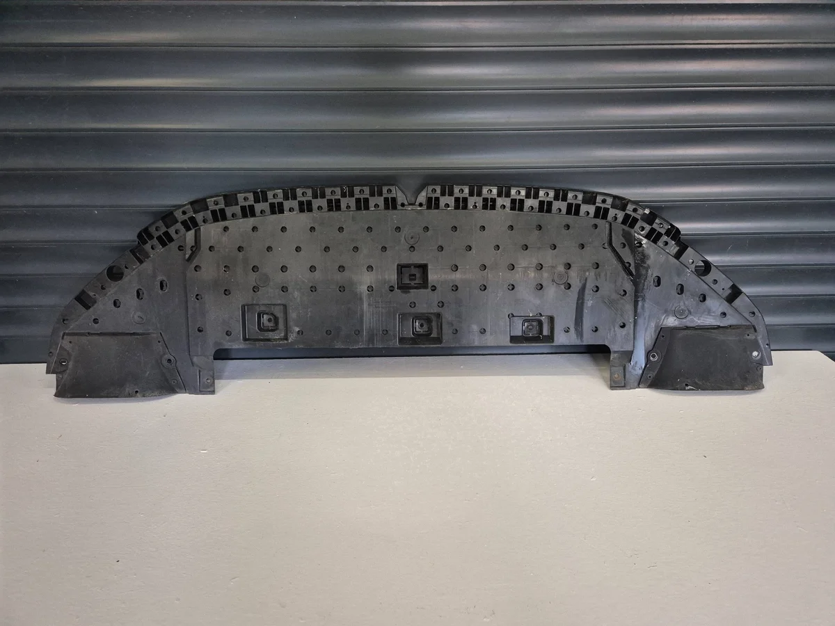 Cache sous pare-chocs avant Peugeot 208 II 9823206580