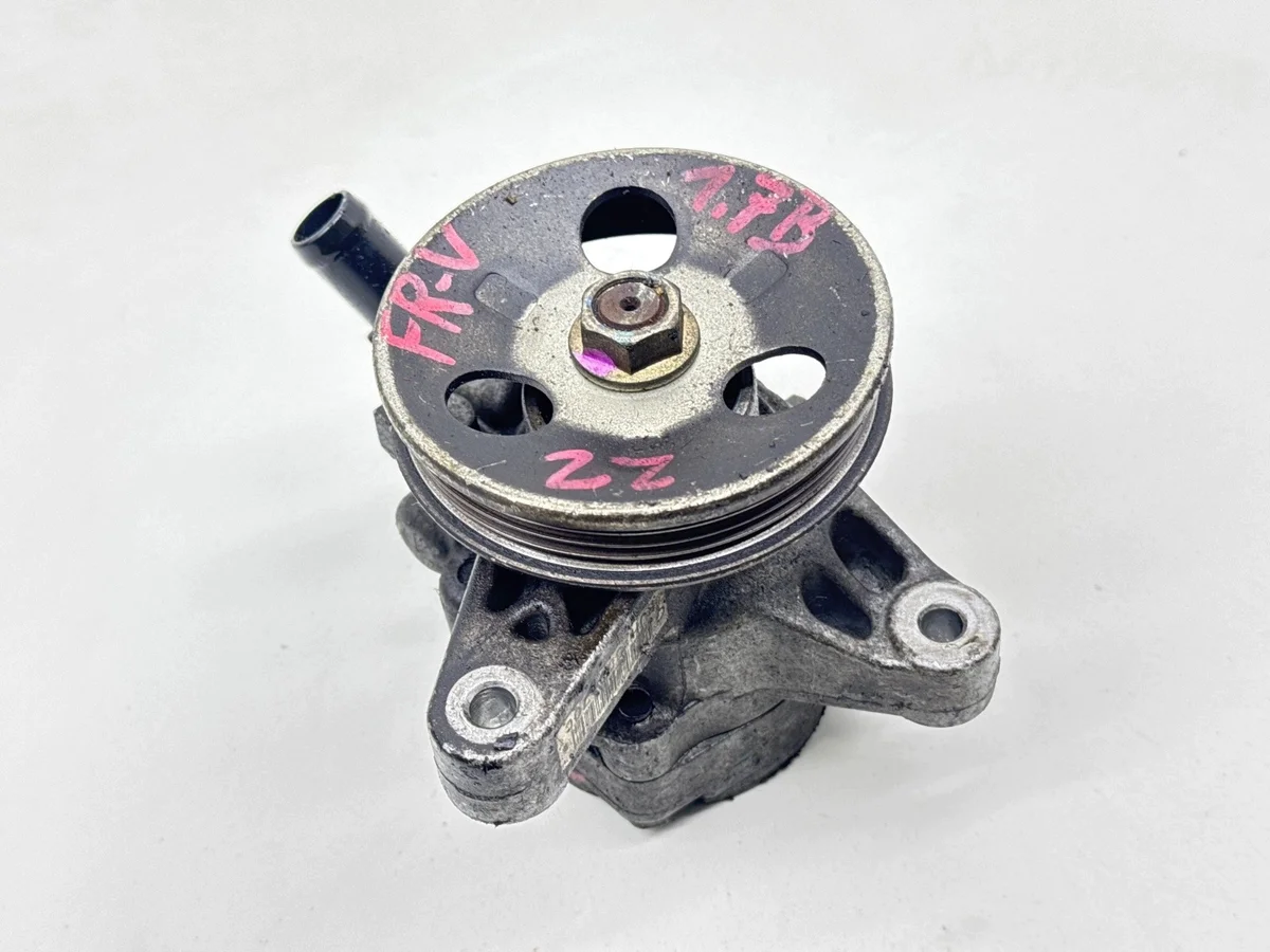 Ohjaustehostimen pumppu Honda FR-V 1.7B RJH303470C