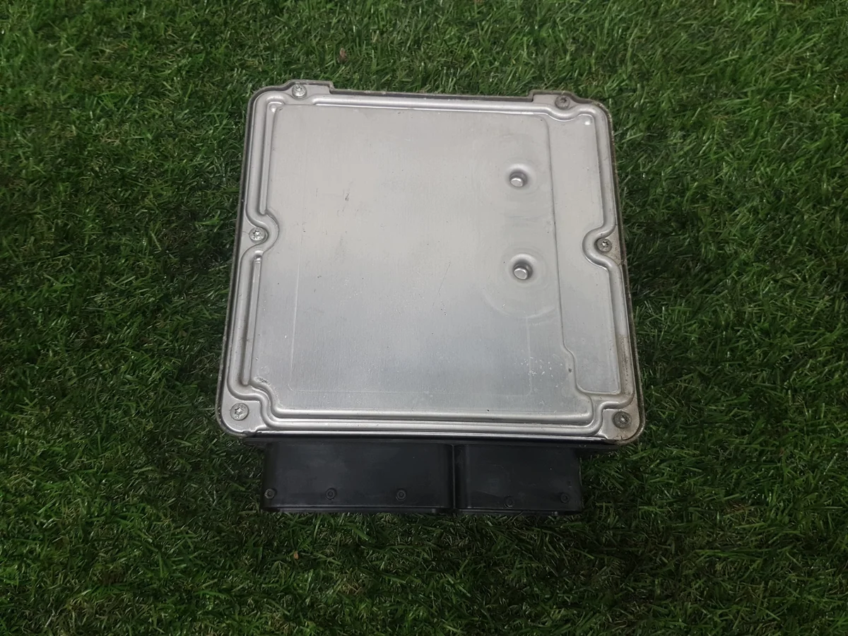 Moottorinohjausyksikkö VW Touareg 070906016AA