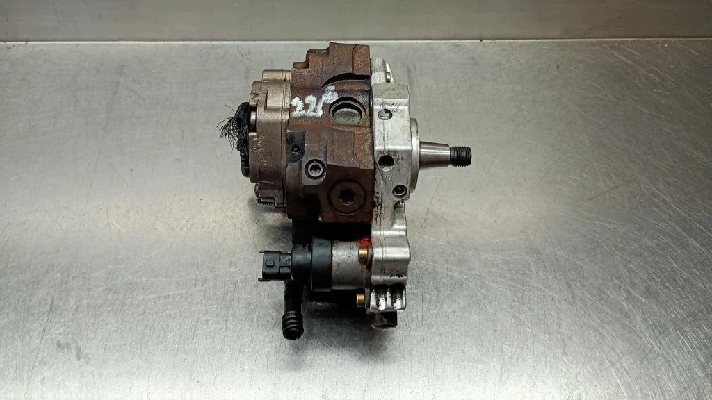 Insprutningspump Bosch 9651844380 Ford Volvo Peugeot Citroen 1.6D