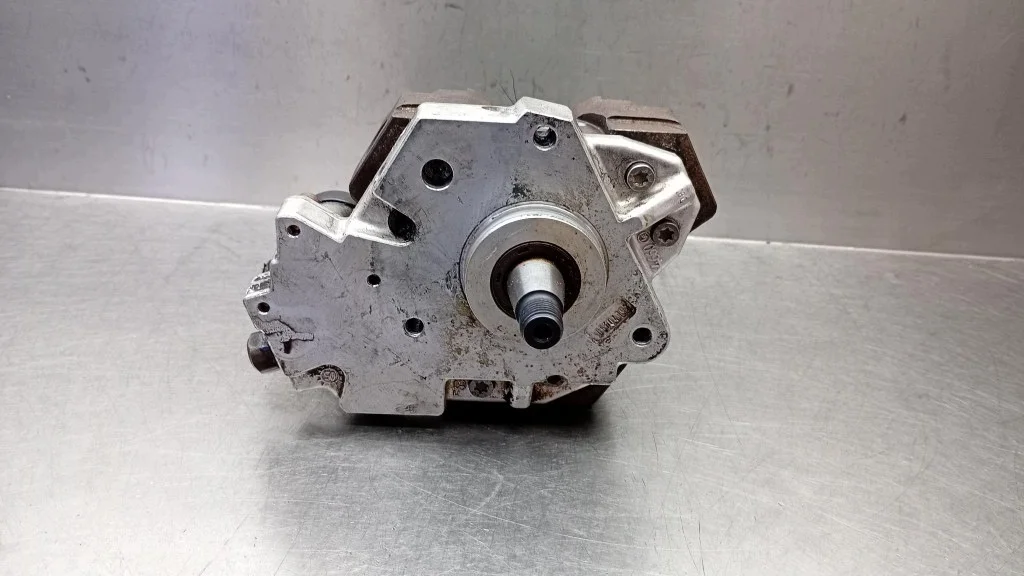 Insprutningspump Bosch 9651844380 Ford Volvo Peugeot Citroen 1.6D