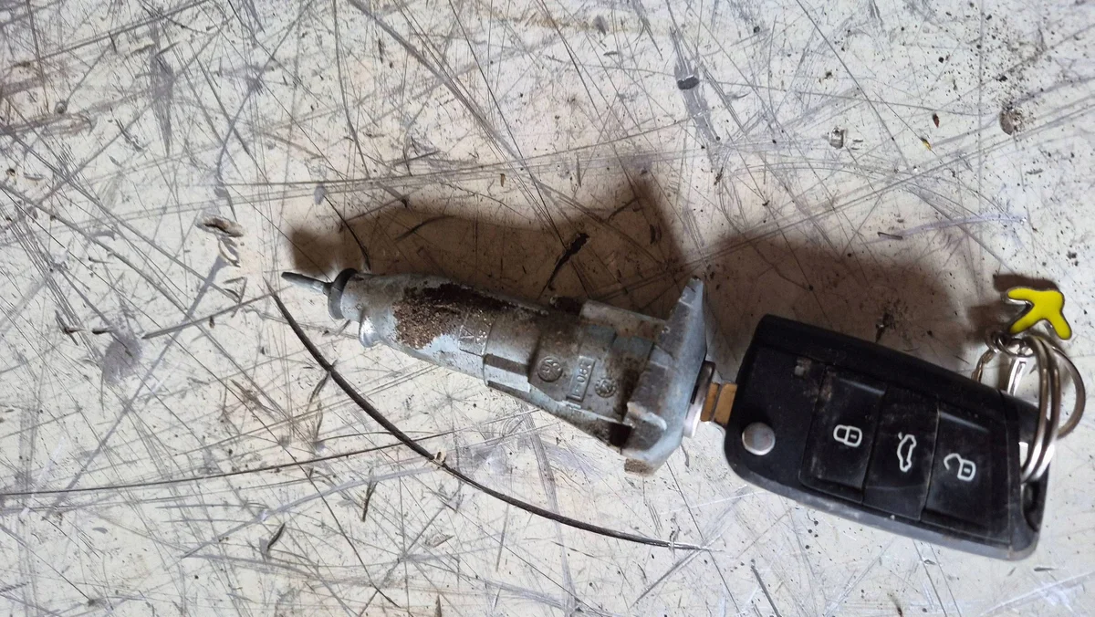 Ignition Switch Insert Skoda Octavia Mk3 III XRA9752 image 4
