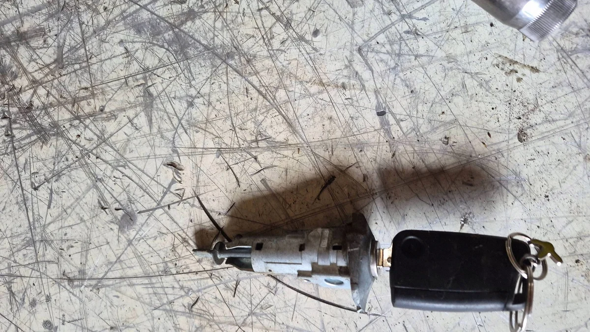 Ignition Switch Insert Skoda Octavia Mk3 III XRA9752 image 5
