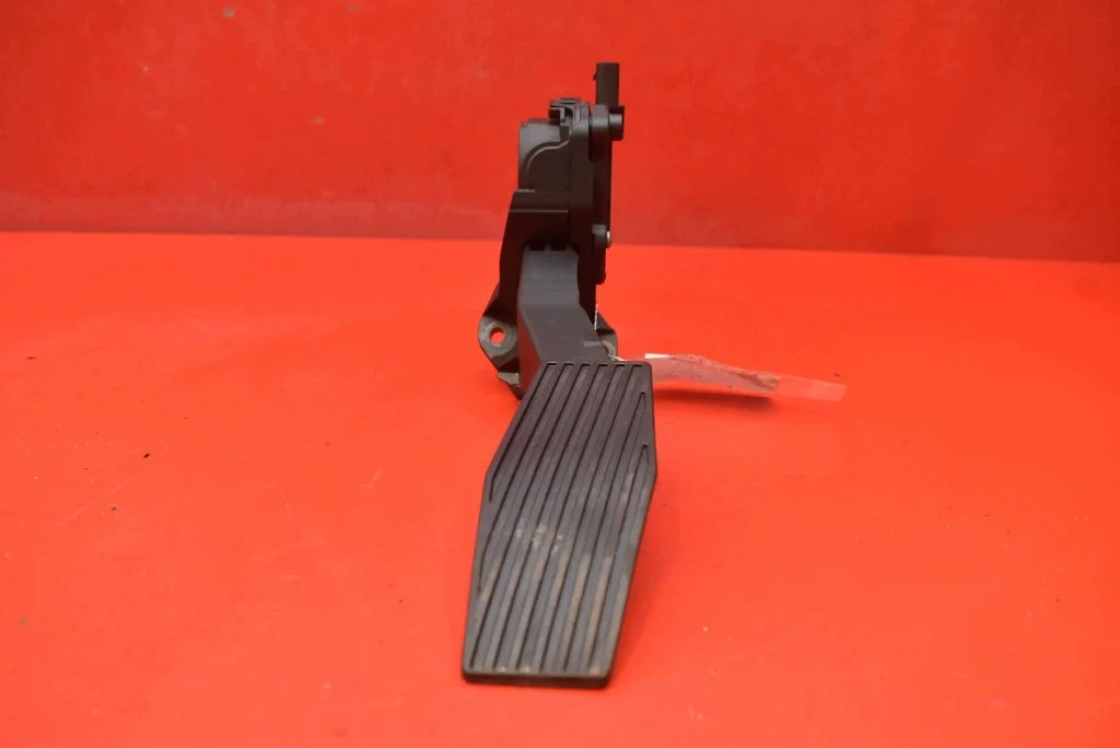 Potenciómetro Pedal Acelerador Opel Astra 13373776