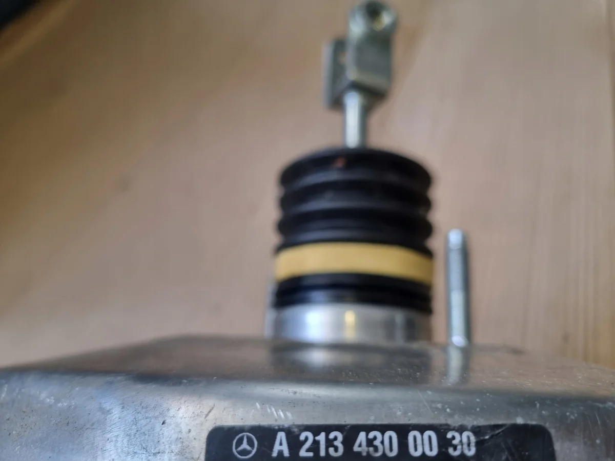 Mercedes-Benz A2134300030 Bremskraftverstärker