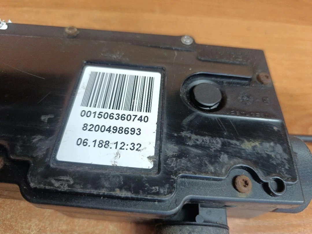 Sähköinen käsijarruaktuaattori Renault Laguna II 8200498693