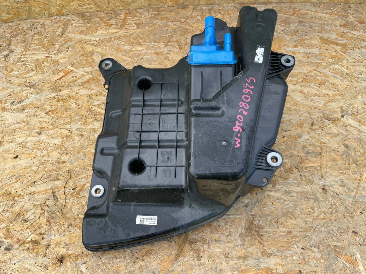 Reservatório AdBlue Audi A4 B9 8W0 8W0131969J