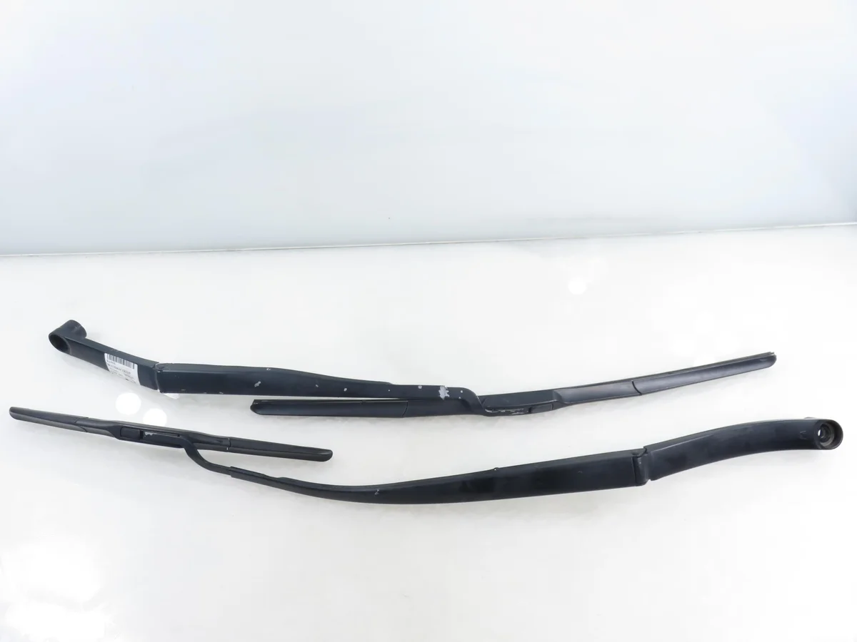 Pyyhkimien varsi Hyundai i40 CW vasen