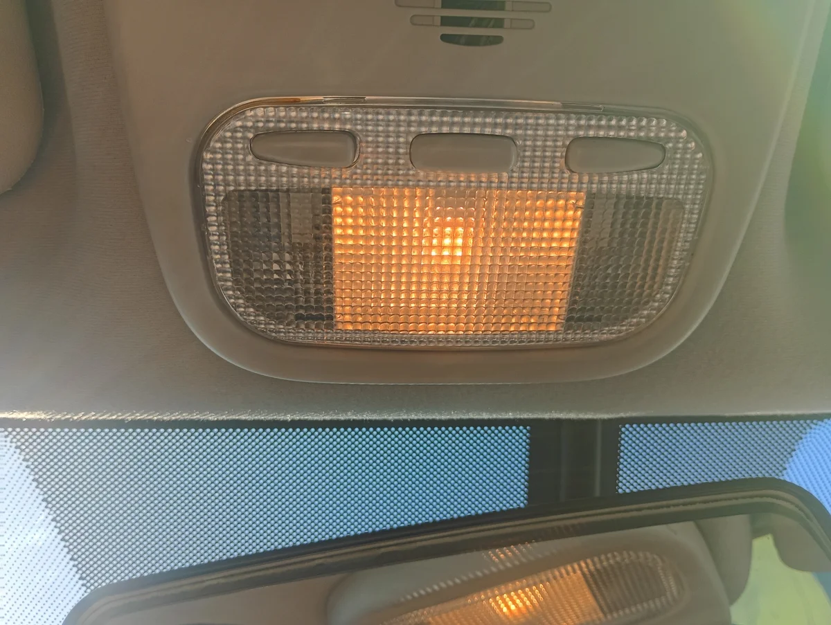 Sisävalo Peugeot 407 SW
