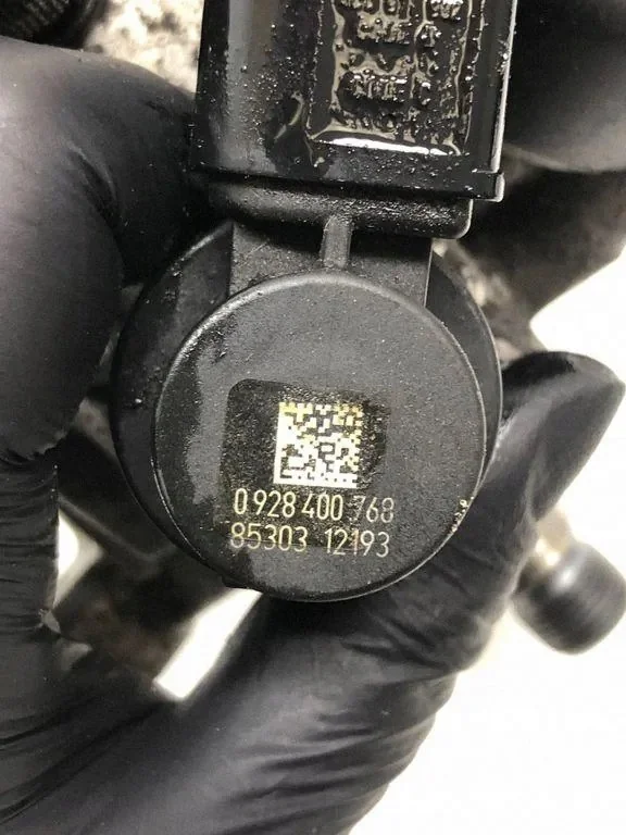 Polttoainepumppu VW Passat B6 2.0 TDI 1K0820803Q image 3