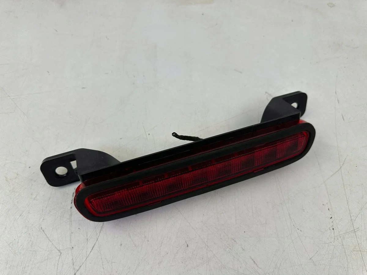 Luce Stop Baule Chrysler 300C 04806367AB image 3