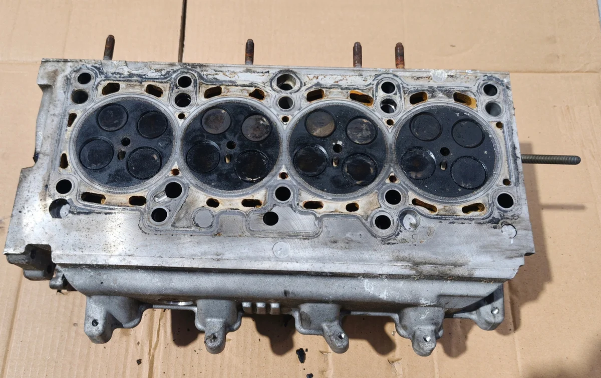 Sylinterikansi Audi VW Seat Skoda 1.6 TDI 03L103373A image 5