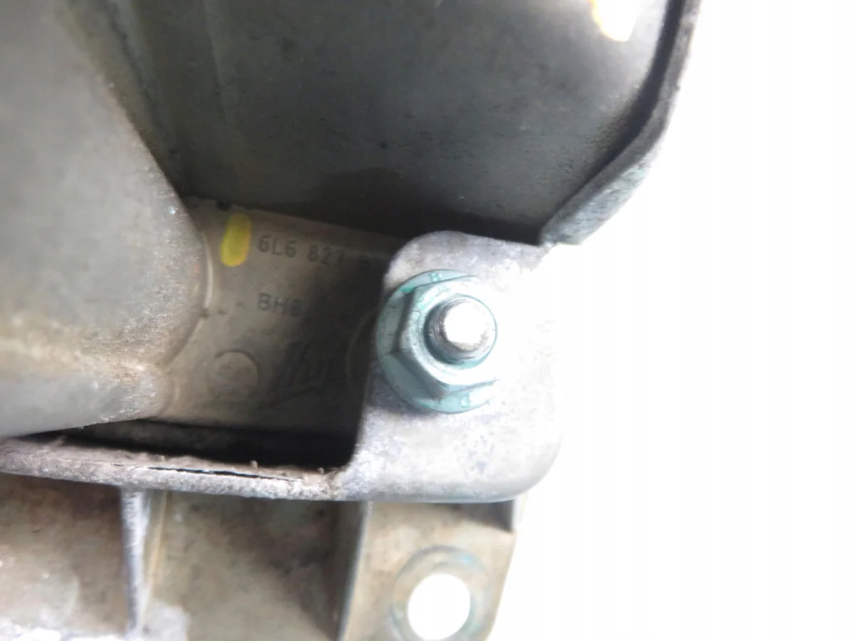 SEAT Cordoba II Kahva takaluukkuun 6L6827573D M1077927-6L6827573D