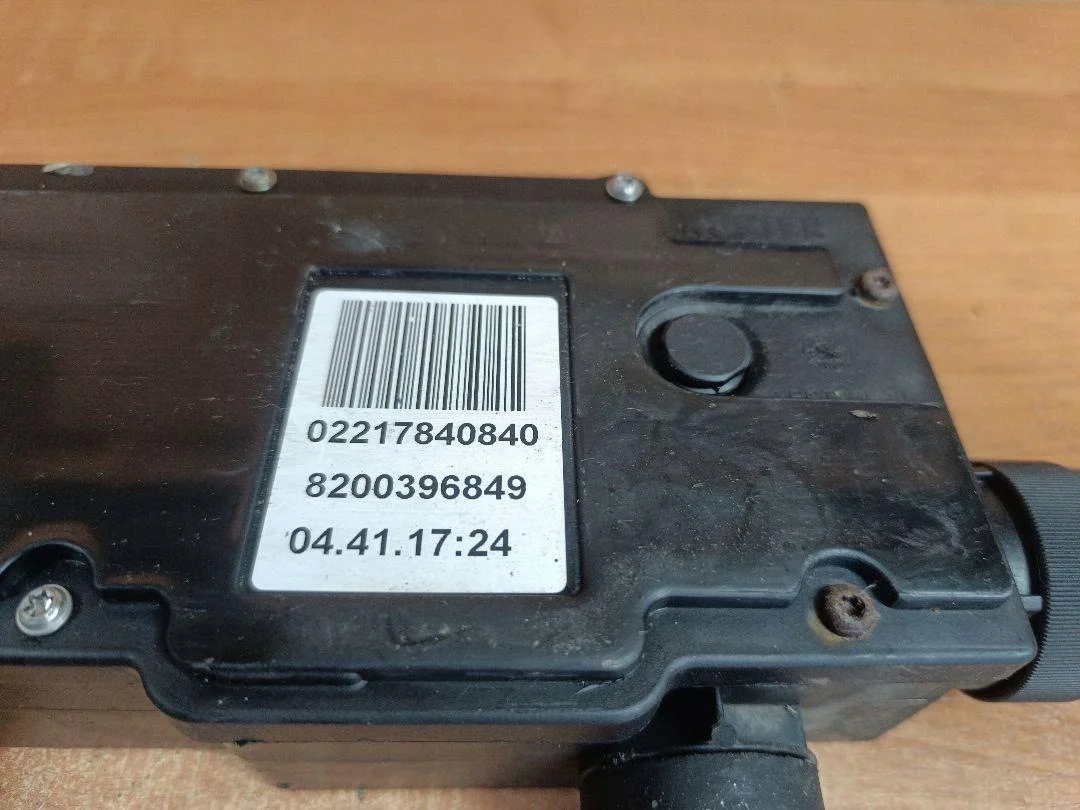 Sähköinen käsijarruaktuaattori Renault Scenic II 8200396849