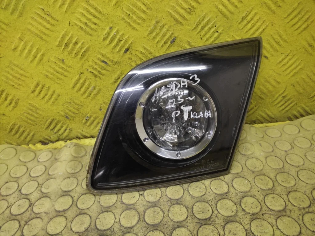 Mazda 3 Lampe arrière droite