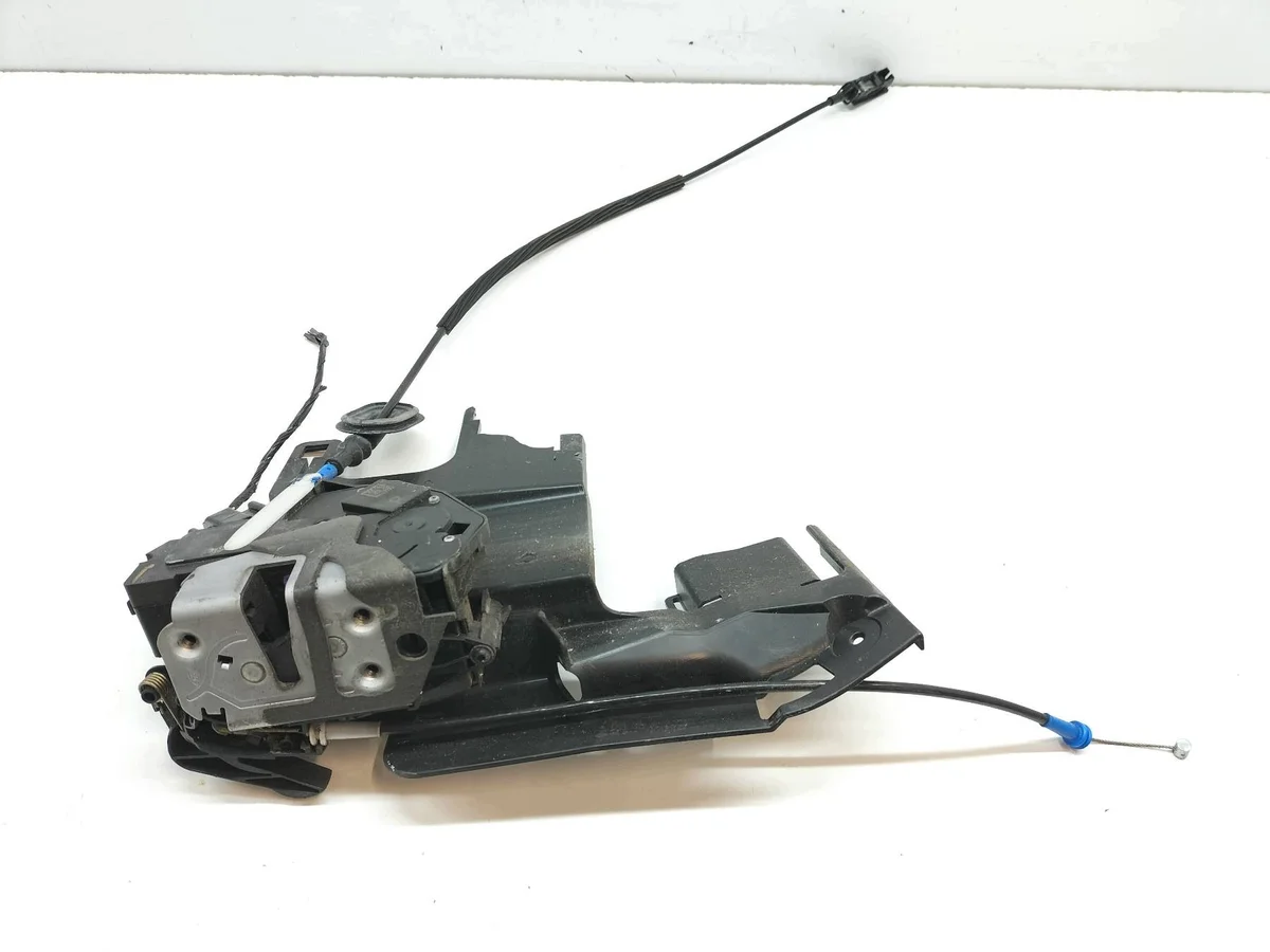 Oven lukko Ford Fiesta Mk7 8A6A-A21812-BG