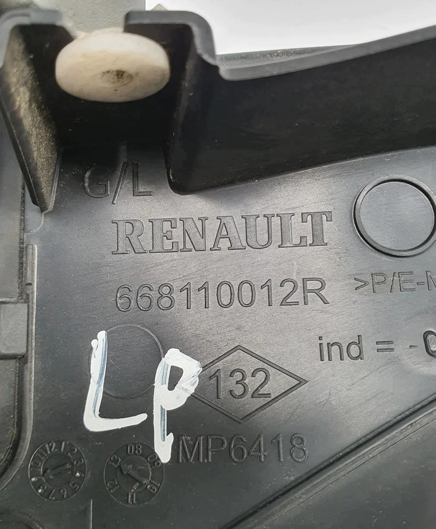 Renault Master III Windscreen Trim Strip Left 668110012R image 3