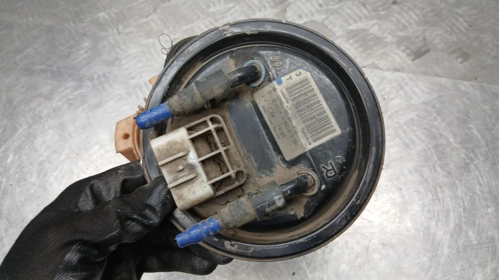 Pompe à carburant Opel Zafira A 1.8B 90581616