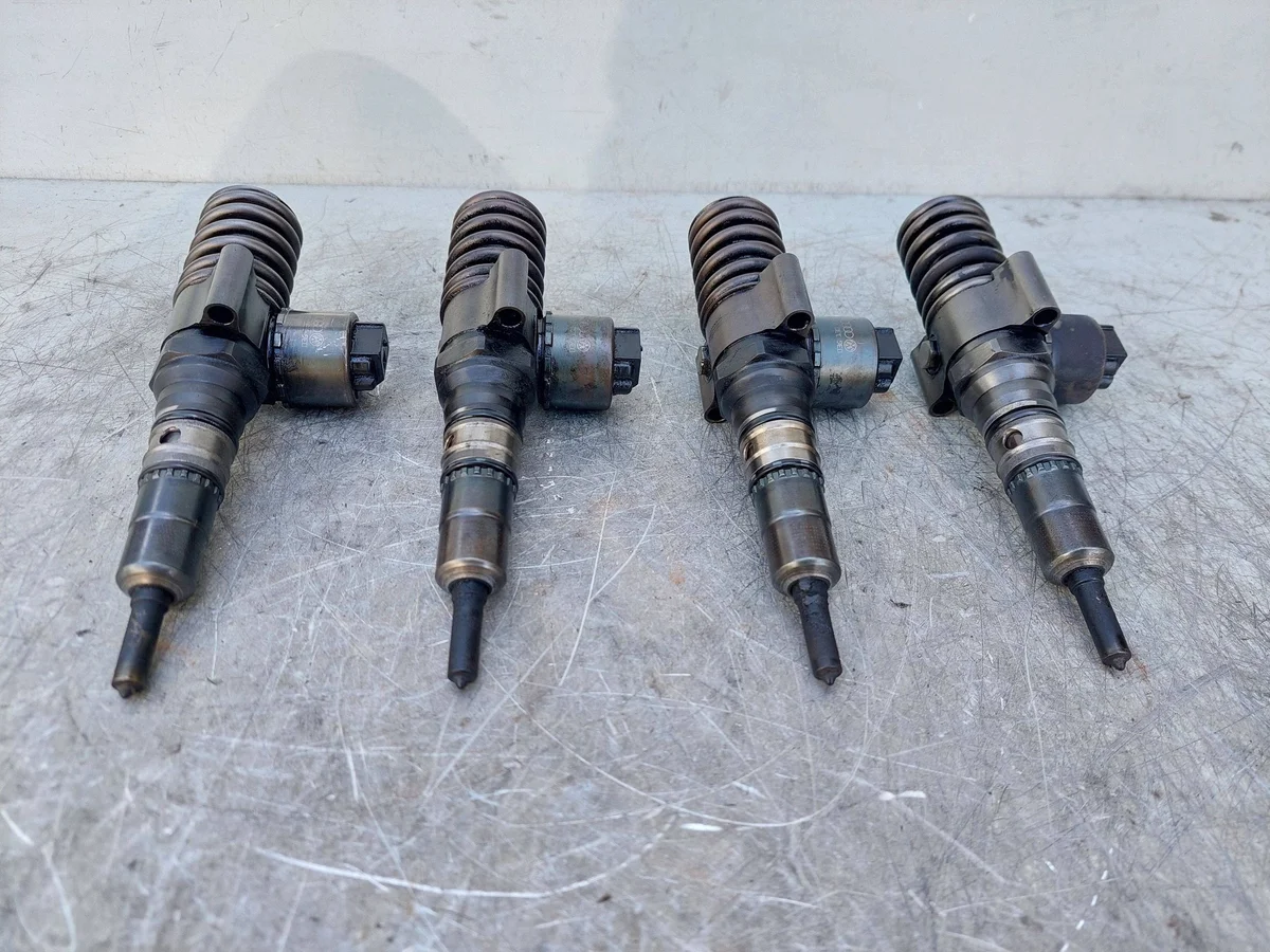 Injecteur Audi A6 Passat Touran Golf V 2.0 TDI 036130073G