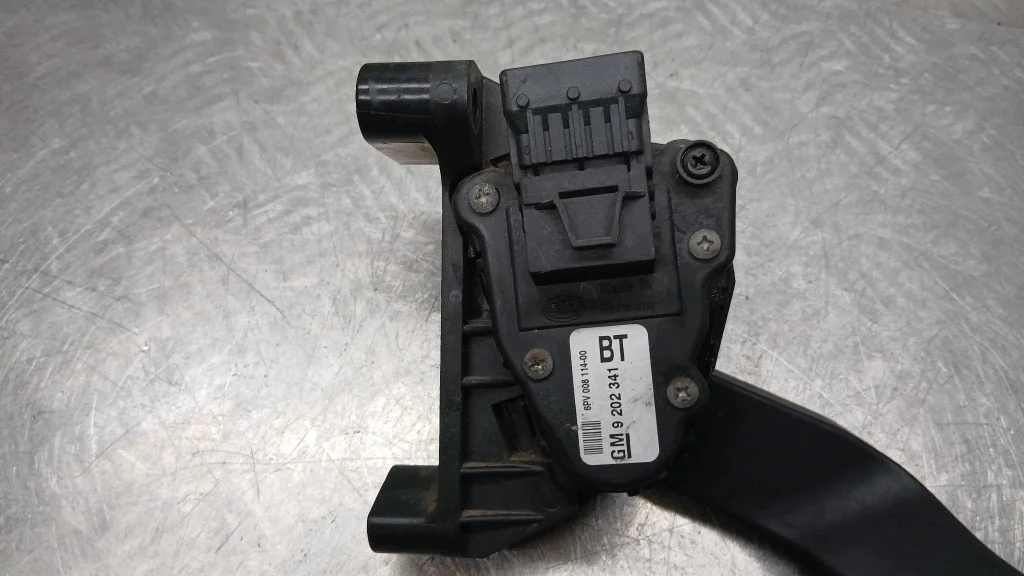 Kaasupolkimen potentiometri Opel Zafira A 9202341