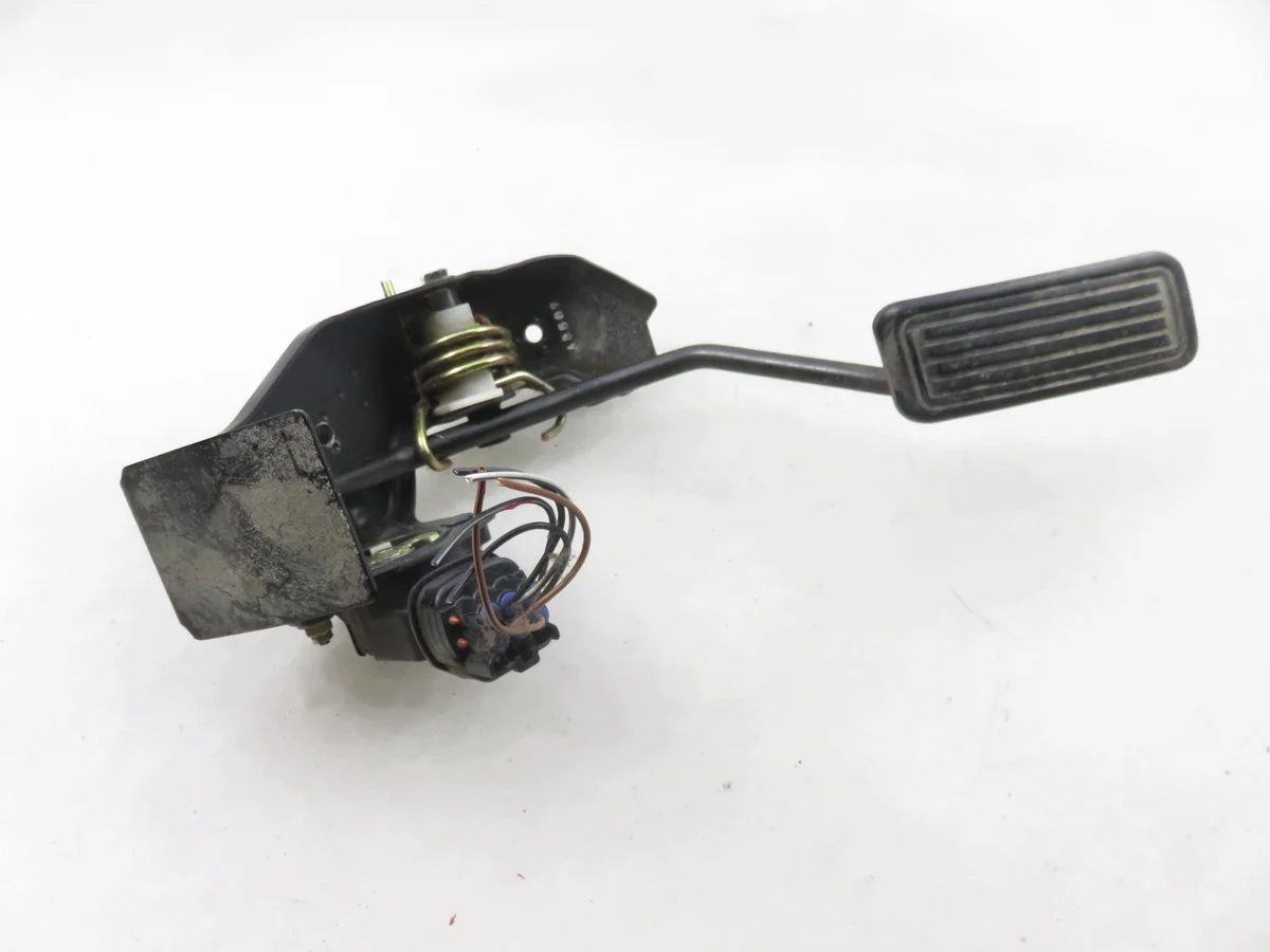Throttle Position Sensor Toyota Corolla 2.0 D-4D M1156016-8928147010