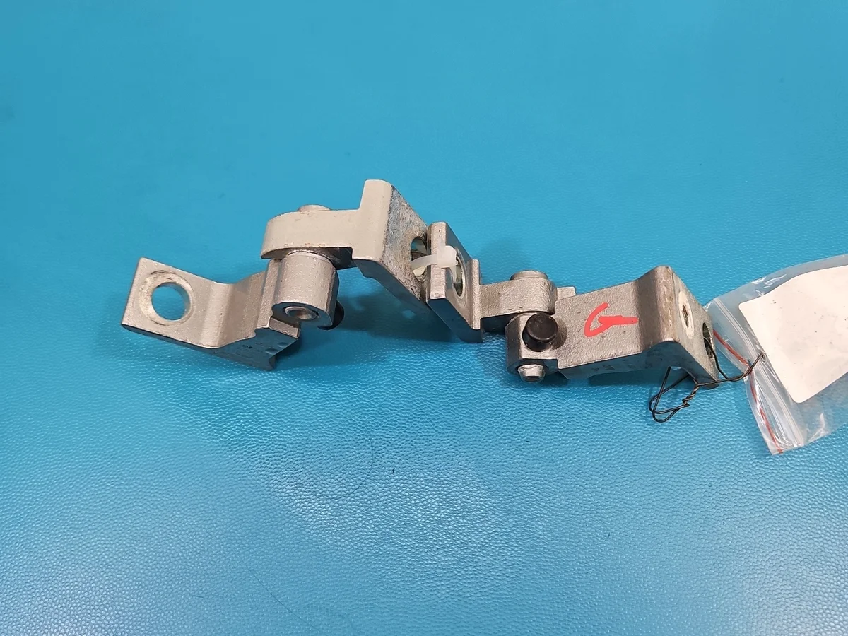 Cerniera Porta Posteriore Sinistra VW Golf Sportsvan 8K0831401P